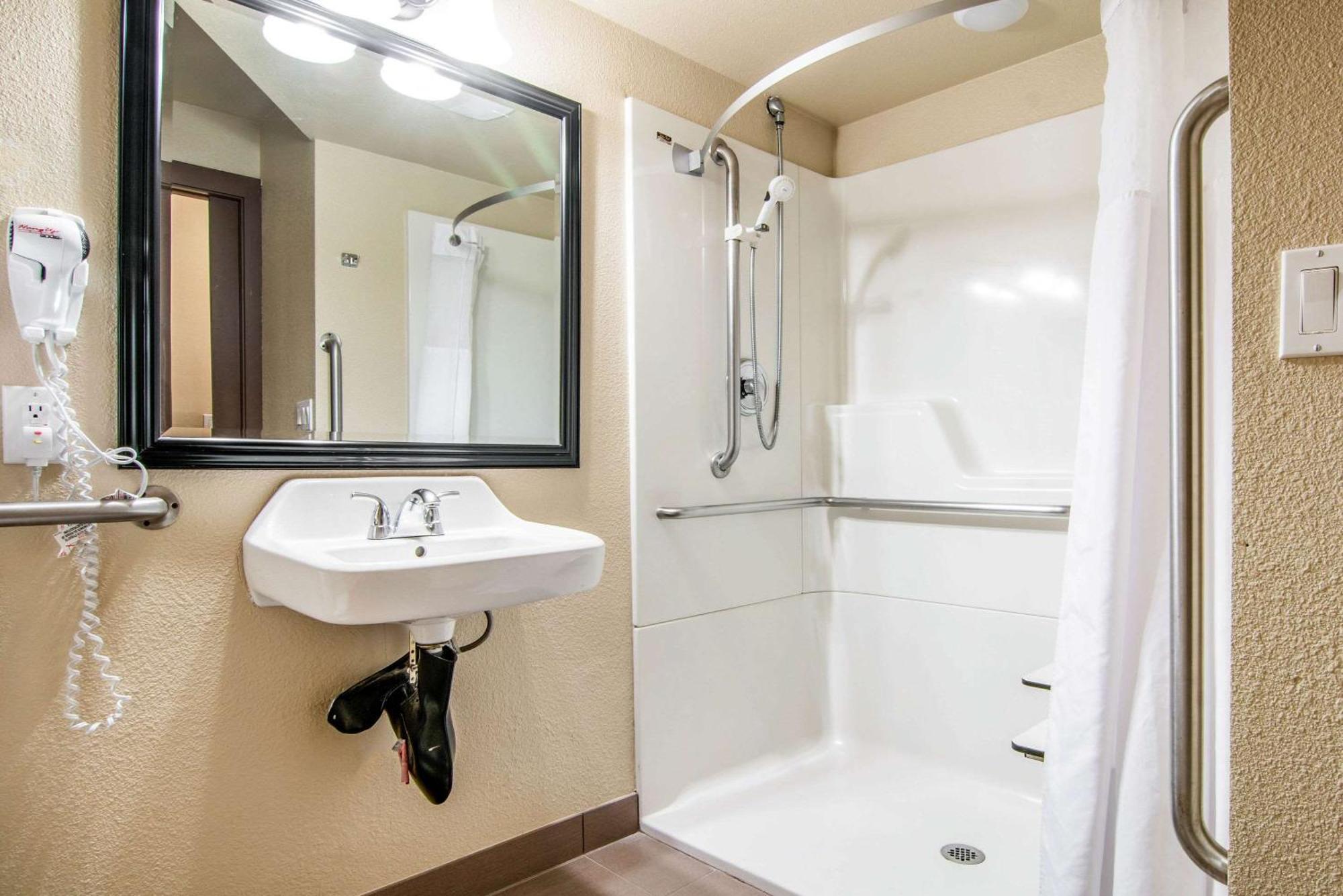 Comfort Inn & Suites Vancouver Downtown City Center Εξωτερικό φωτογραφία