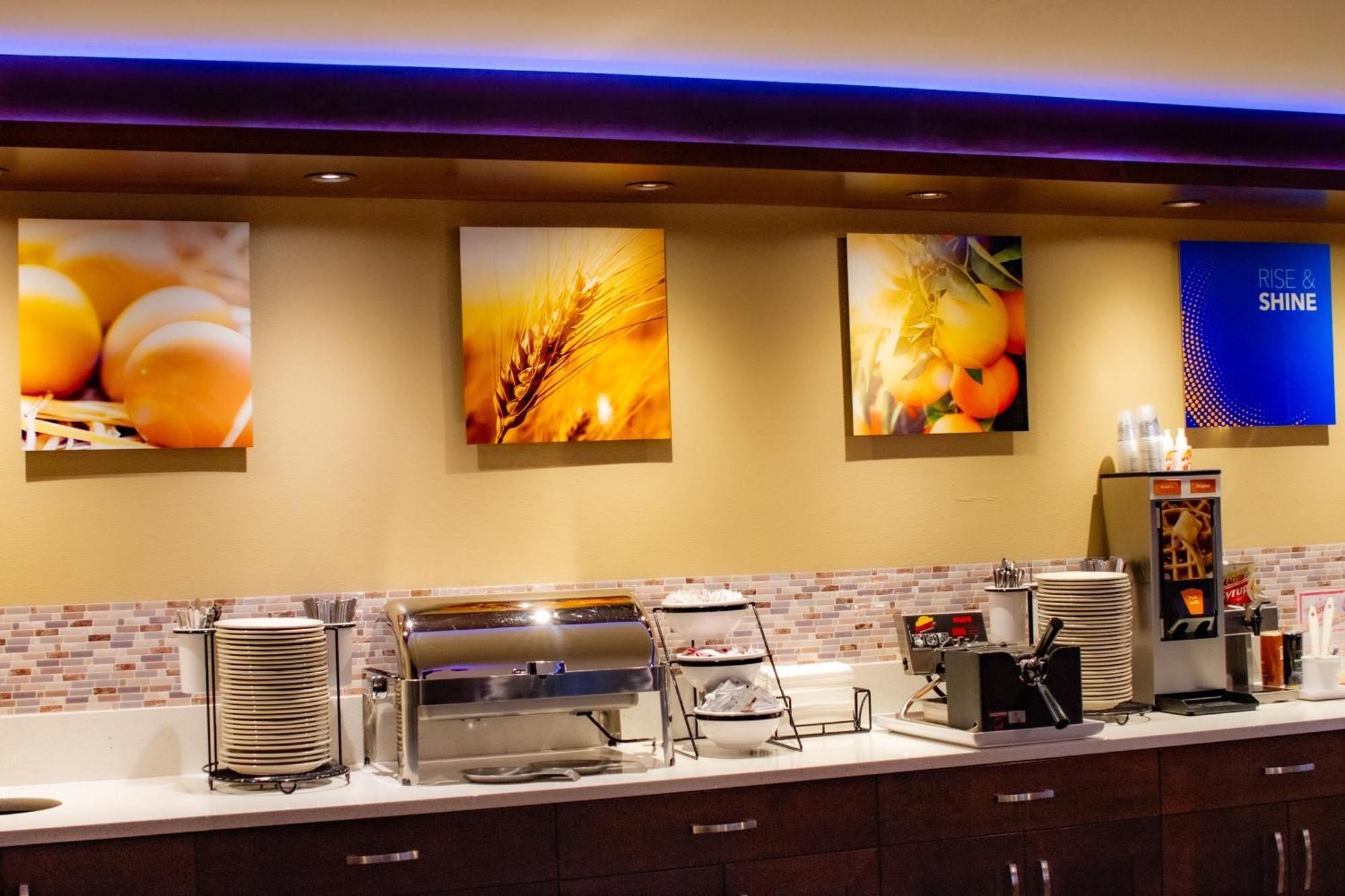 Comfort Inn & Suites Vancouver Downtown City Center Εξωτερικό φωτογραφία